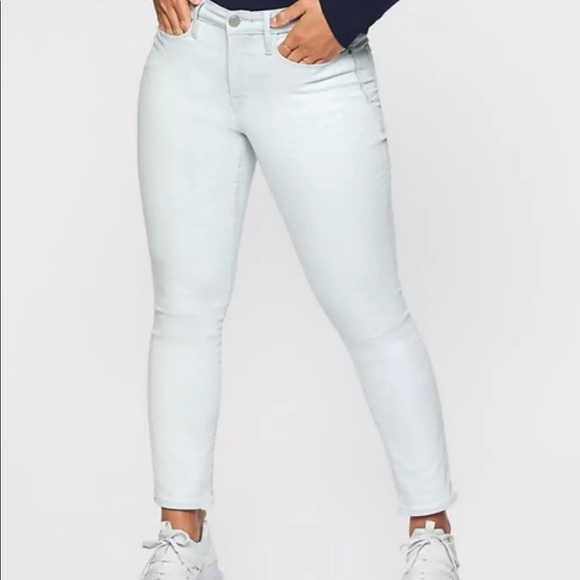 Athleta Sculptek Skinny Crop Jean - Glacier Wash - Picture 1 of 13